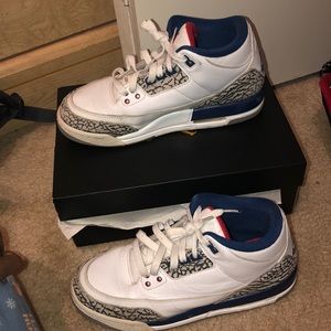 Jordan 3 Columbia